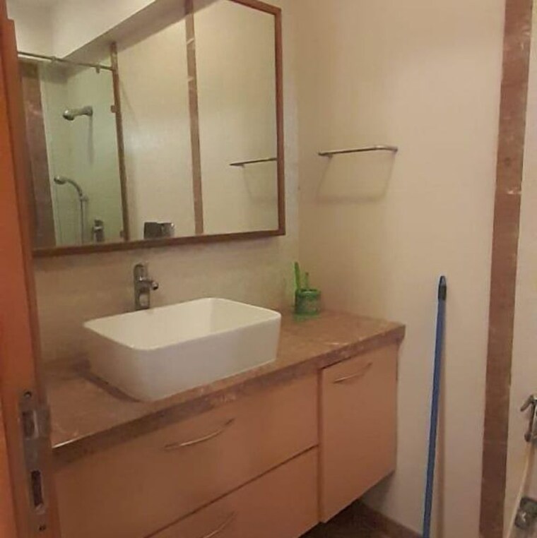 Bathroom, kalpataru-horizon 3 Bedroom 2100 Sq.Ft. Apartment In Khan Abdul Gafar Road Mumbai 9810473