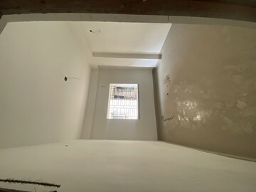 Room in 2 BHK Apartment at Kaikhali – for Sale