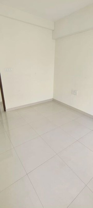 Room in 2 BHK Apartment at Dynamix Divum, Malad East – for Rent