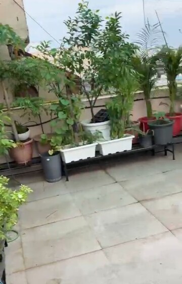 Parking in 1 RK Builder Floor at Patel Nagar – for Rent