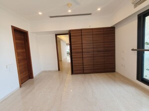 Room in 4 BHK Apartment at Sunteck Signia Isles, Bandra Kurla Complex – for Rent