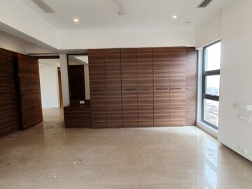 Room in 4 BHK Apartment at Sunteck Signia Isles, Bandra Kurla Complex – for Rent