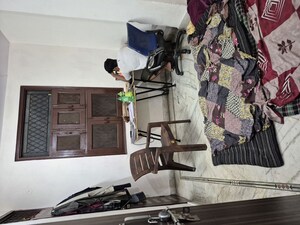 Gym in 2.5 BHK Builder Floor at Mayur Vihar – for Rent