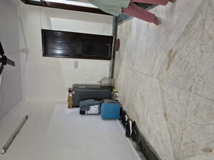 Master Bedroom in 2.5 BHK Builder Floor at Mayur Vihar – for Rent