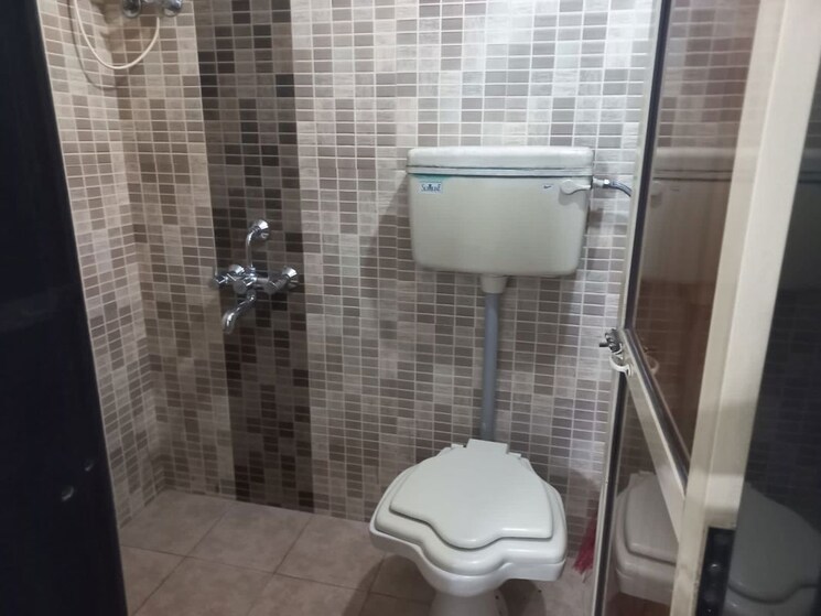 Bathroom, sher-e-punjab 3 Bedroom 1800 Sq.Ft. Apartment In Andheri East Mumbai 9810600