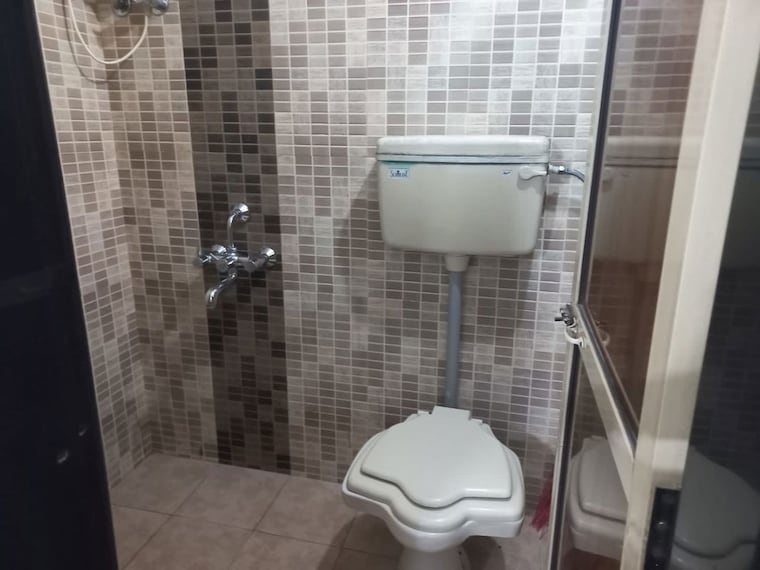 Bathroom, sher-e-punjab 3 Bedroom 1800 Sq.Ft. Apartment In Andheri East Mumbai 9810600