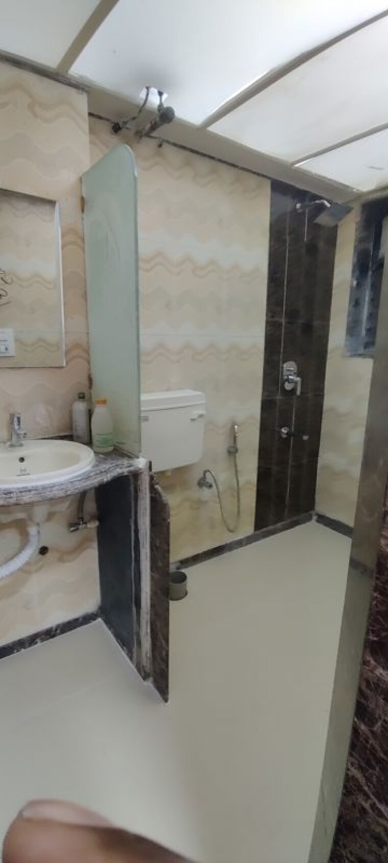 Bathroom, orchid-tower 6 Bedroom 3000 Sq.Ft. Apartment In Worli Mumbai 9546543