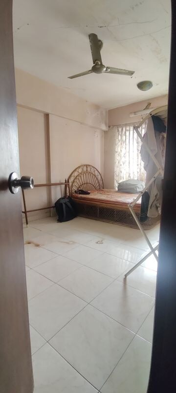 Bathroom in 6 BHK Apartment at Orchid Tower, Worli – for Rent