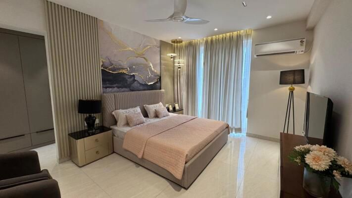 6 BHK + Pooja Room,Servant Room,Study Room,Extra Room Apartment For Rent in Orchid Tower