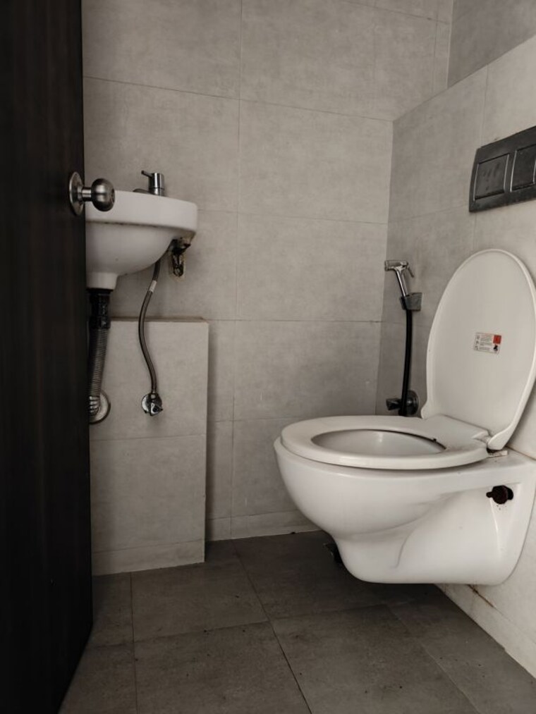 Bathroom, lodha-crown-kolshet 1 Bedroom 322 Sq.Ft. Apartment In Kolshet Road Thane 9810617