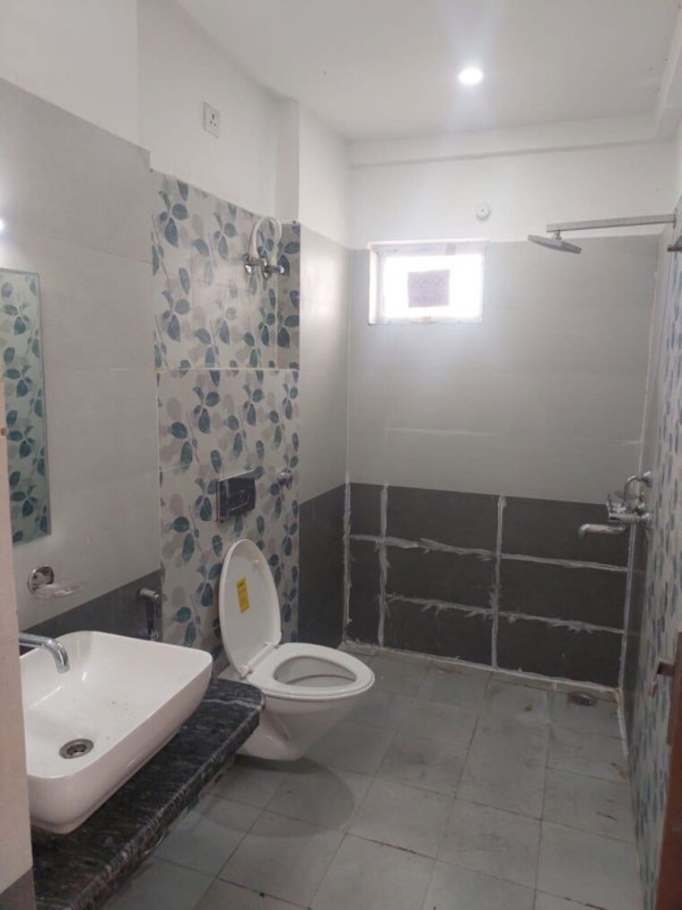 Bathroom, haridwar bypass 3 Bedroom 1954 Sq.Ft. Apartment In Haridwar Bypass Dehradun 9810611