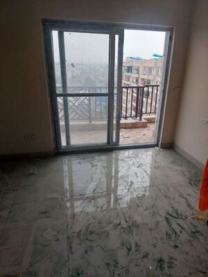 Room in 3 BHK Apartment at Haridwar Bypass – for Rent