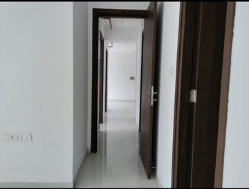 2 BHK Apartment For Rent in Sunteck Avenue 2, Goregaon West