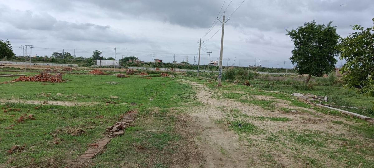 Plot For Sale in Jewar