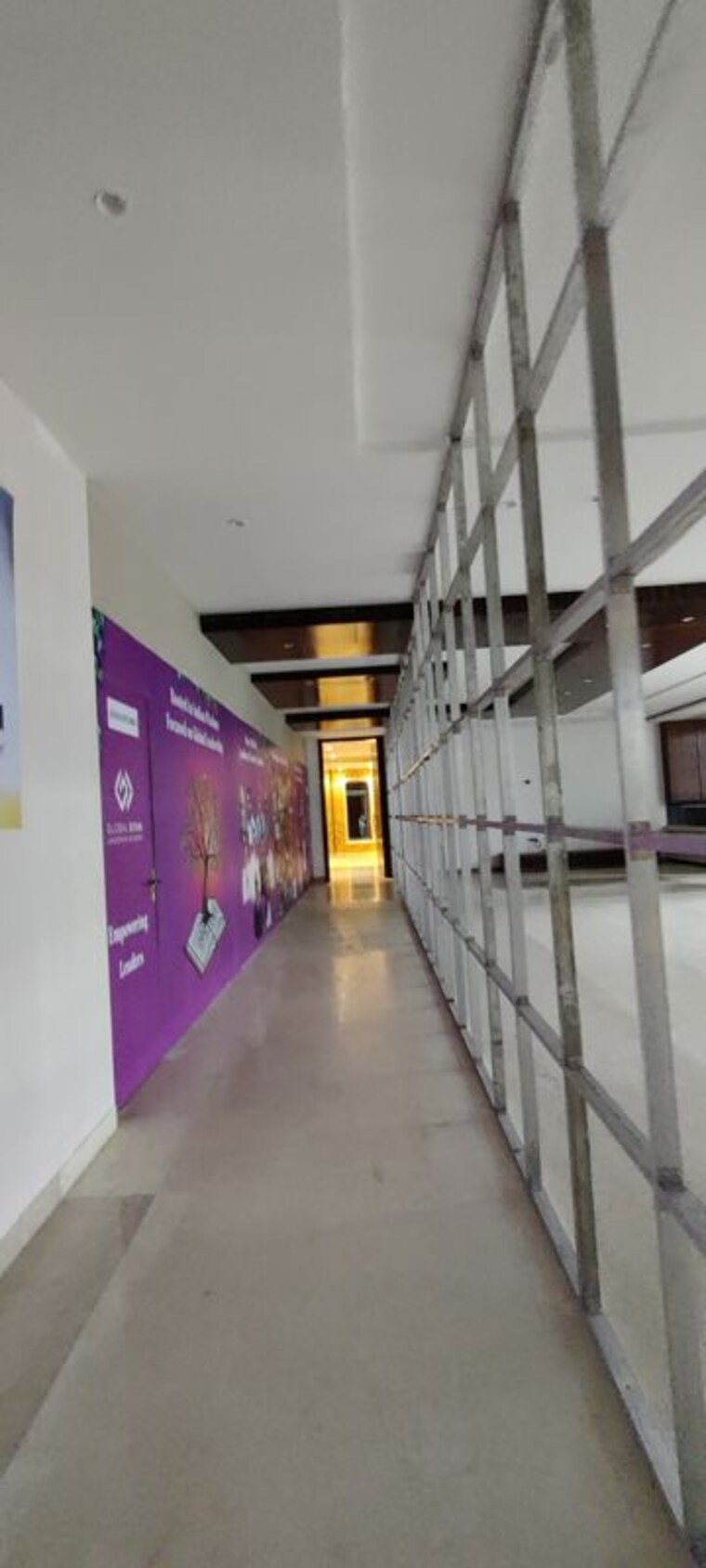 Balcony, kamala-mills Commercial Office Space 11000 Sq.Ft. In Lower Parel Mumbai 9322583