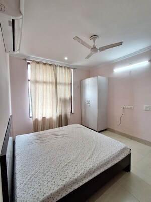 Bedroom in 2 BHK Builder Floor at Sector 45 – for Rent