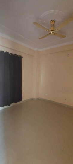 2 BHK + Servant Room Builder Floor For Rent in UPAVP Vrindavan Yojana