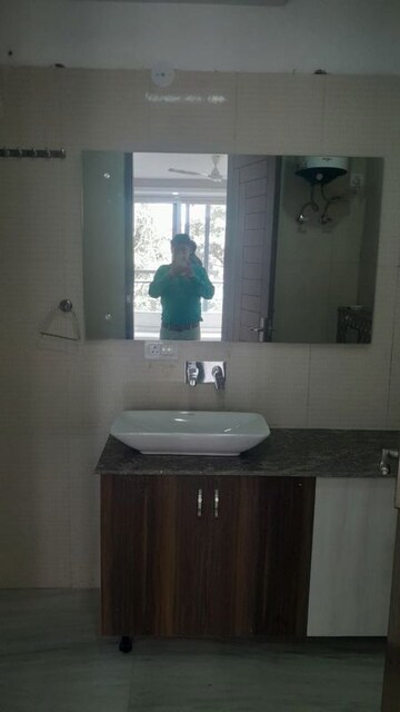 Bathroom in 4 BHK Builder Floor at Eros Rosewood City, Sector 49 – for Rent