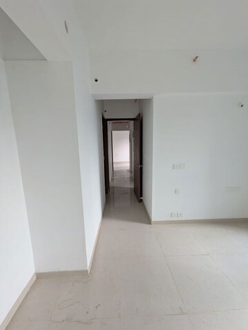Room in 2 BHK Apartment at Kalpataru Immensa B, Kolshet Road – for Sale