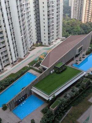 Swimming Pool in 2 BHK Apartment at Kalpataru Immensa B, Kolshet Road – for Sale