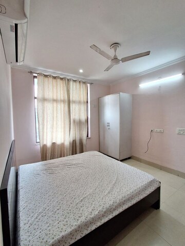Bedroom in 2 BHK Builder Floor at Sector 52 – for Rent