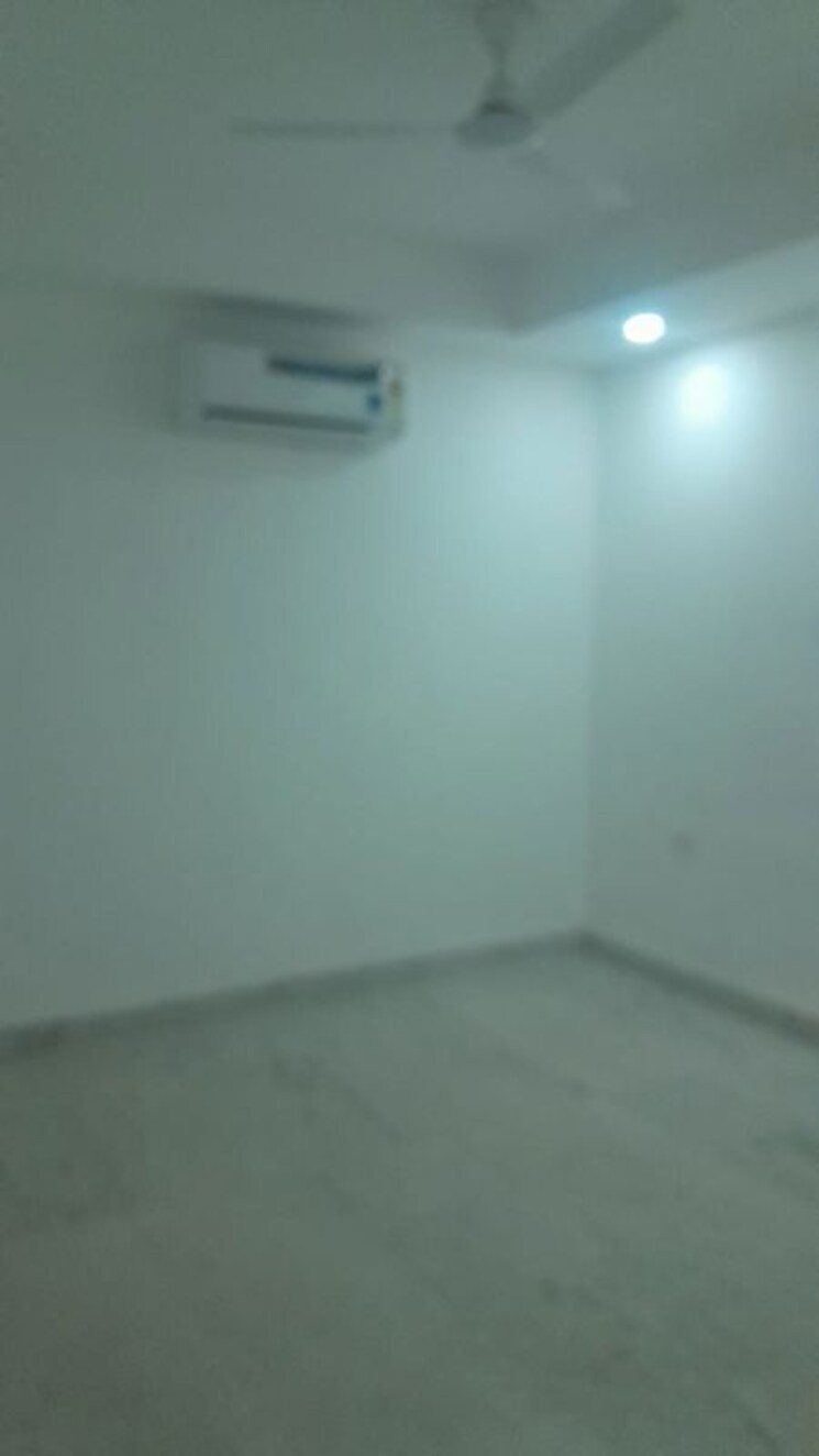 Room, unitech-south-city-ii 4 Bedroom 2400 Sq.Ft. Builder Floor In Sector 50 Gurgaon 9810677