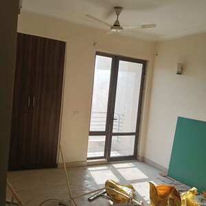 Room in 3 BHK Builder Floor at Unitech South City II, Sector 50 – for Rent
