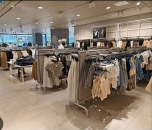 Floor Plan in  Showroom at Gomti Nagar – for Rent