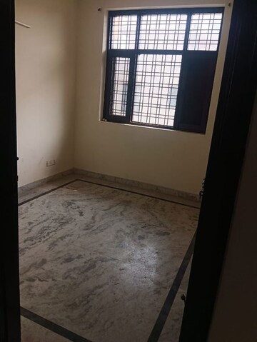 Room in 2 BHK Apartment at Ansal Plaza Sector-23, Sector 23 – for Rent