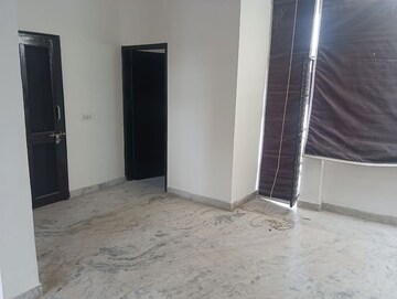 Room in 2 BHK Apartment at Ansal Plaza Sector-23, Sector 23 – for Rent