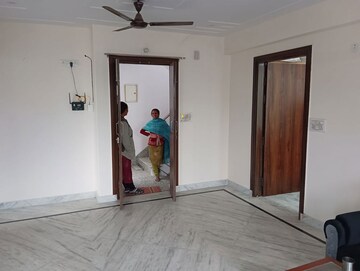Room in 2 BHK Builder Floor at Ansal Plaza Sector-23, Sector 23 – for Rent