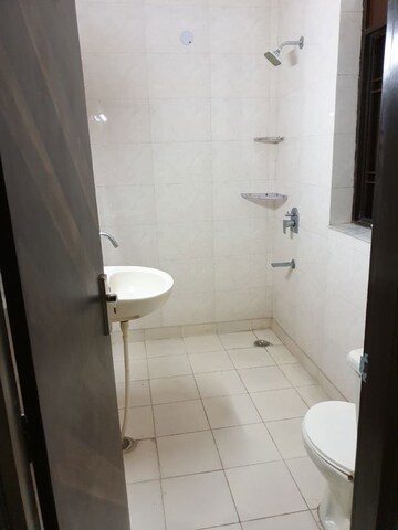 Bathroom in 2.5 BHK Builder Floor at Ansal Plaza Sector-23, Sector 23 – for Rent