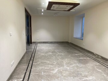 Room in 4 BHK Builder Floor at Panchsheel Park – for Rent