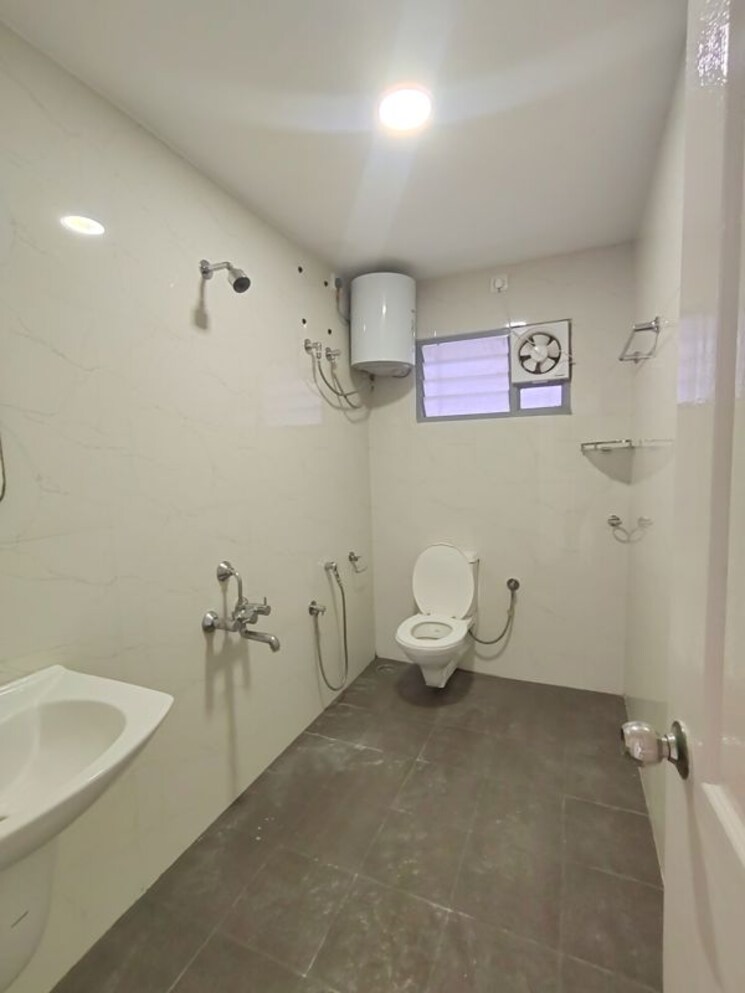 Bathroom, reliable-lake-dew-residency 1.5 Bedroom 800 Sq.Ft. Builder Floor In Haralur Road Bangalore 9386852