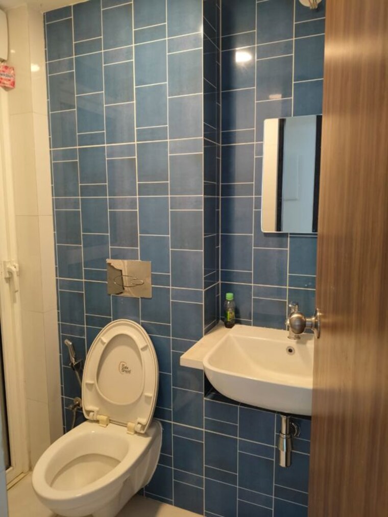 Bathroom, lodha-amara 1 Bedroom 453 Sq.Ft. Apartment In Kolshet Road Thane 9810747