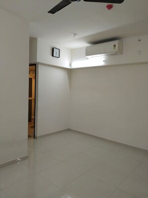 Room in 1 BHK Apartment at Lodha Amara, Kolshet Road – for Rent