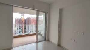 Room in 1 BHK Apartment at Raymond Aashiyana, Vartak Nagar – for Rent