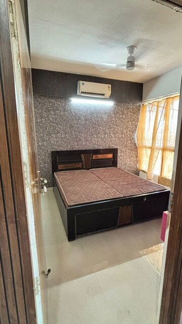 Bedroom in 2 BHK Apartment at Pioneer Park Phase 1, Sector 61 – for Rent