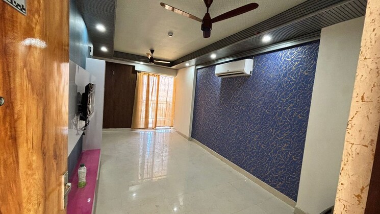 Room, pioneer-park-phase-1 2 Bedroom 1300 Sq.Ft. Apartment In Sector 61 Gurgaon 9810751