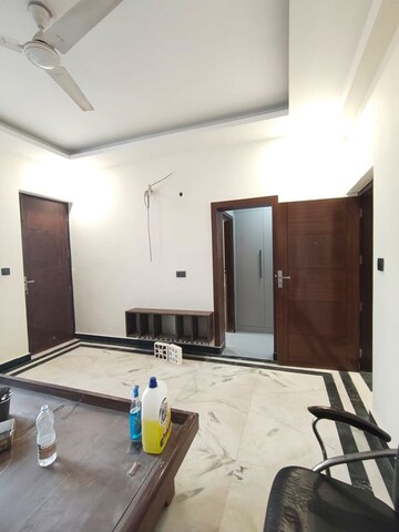 Bedroom in 3 BHK Builder Floor at Unitech South City 1, South City 1 – for Rent