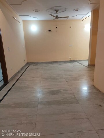 Room in 2 BHK Builder Floor at Sector 45 – for Rent