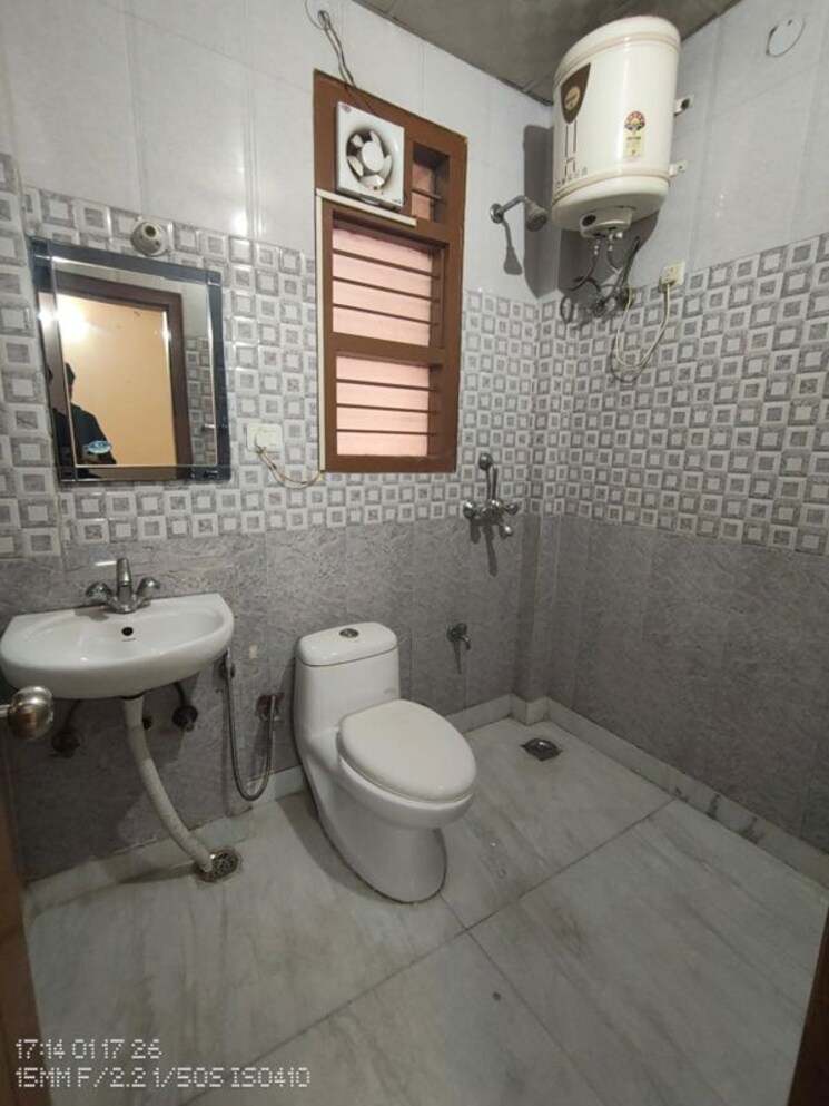 Bathroom, sector 45 2 Bedroom 1800 Sq.Ft. Builder Floor In Sector 45 Gurgaon 9810768