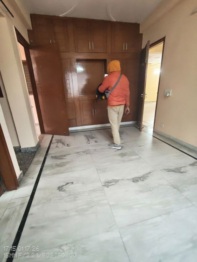 Room, sector 45 2 Bedroom 1800 Sq.Ft. Builder Floor In Sector 45 Gurgaon 9810768