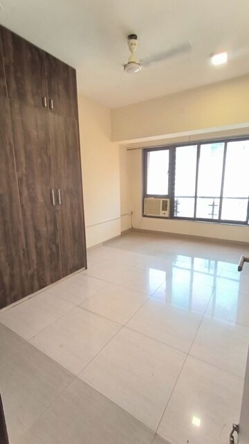 Room in 3 BHK Apartment at Aristo Pearl Residency, Prabhadevi – for Rent
