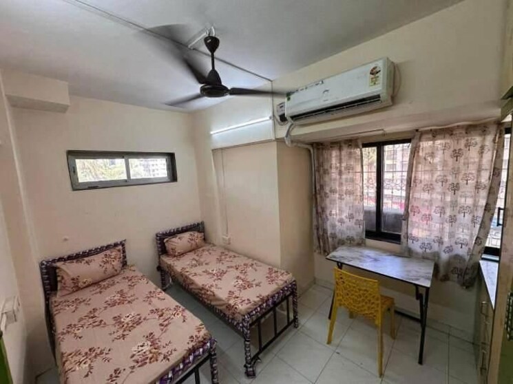 Room, kurla Pg For Boys & Girls In Kurla 9810788