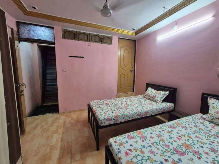 Bedroom, kurla Pg For Boys & Girls In Kurla 9810788