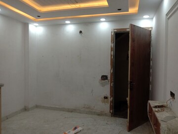 Room in 1 BHK Builder Floor at Dwarka Mor – for Sale