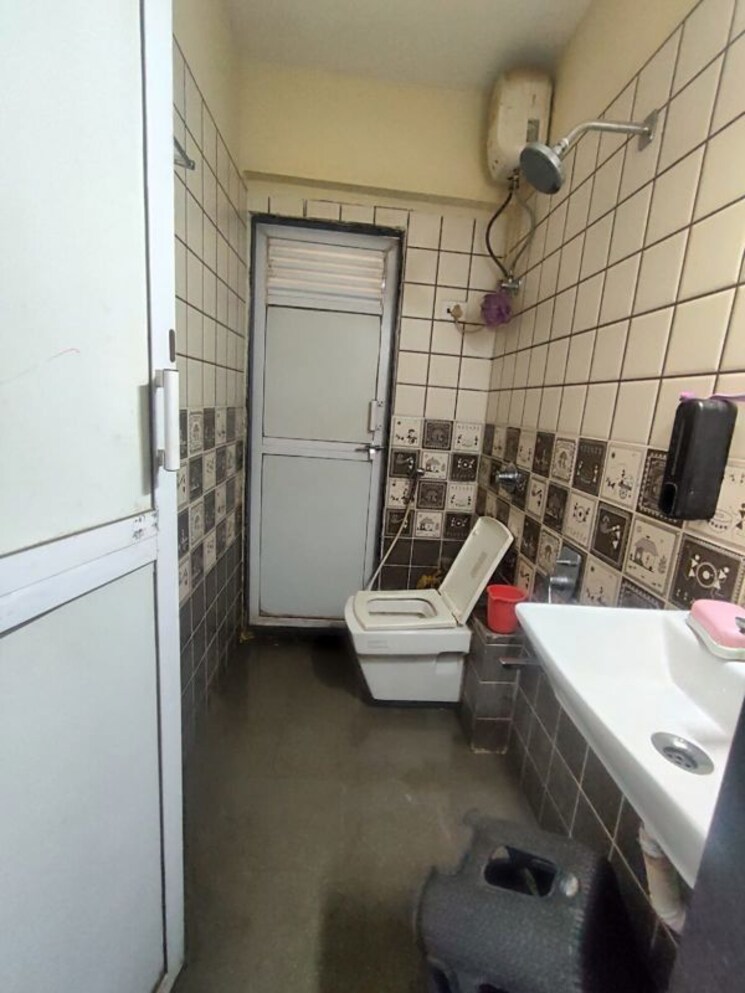 Team Area, anand nagar 1 Bedroom 518 Sq.Ft. Apartment In Anand Nagar Thane 9810791