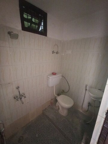 Bathroom in 1 RK Builder Floor at Tulsi Plaza Indira Nagar, Indira Nagar – for Rent
