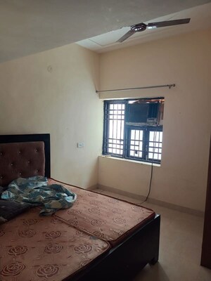 Living Room in 1 BHK Builder Floor at Ardee Mall, Sector 52 – for Rent